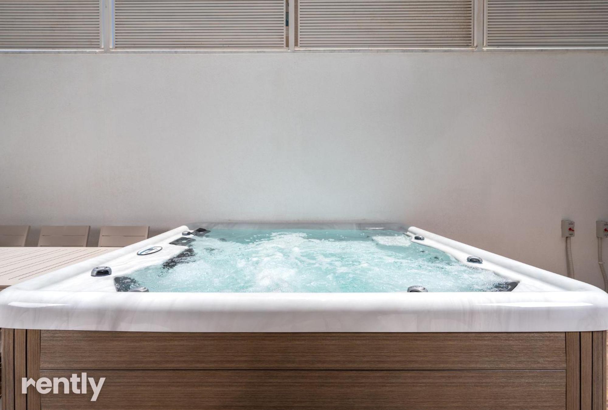 Apartment Luxury With Balcony And Jacuzzi At Sea Side By Rently Eilat