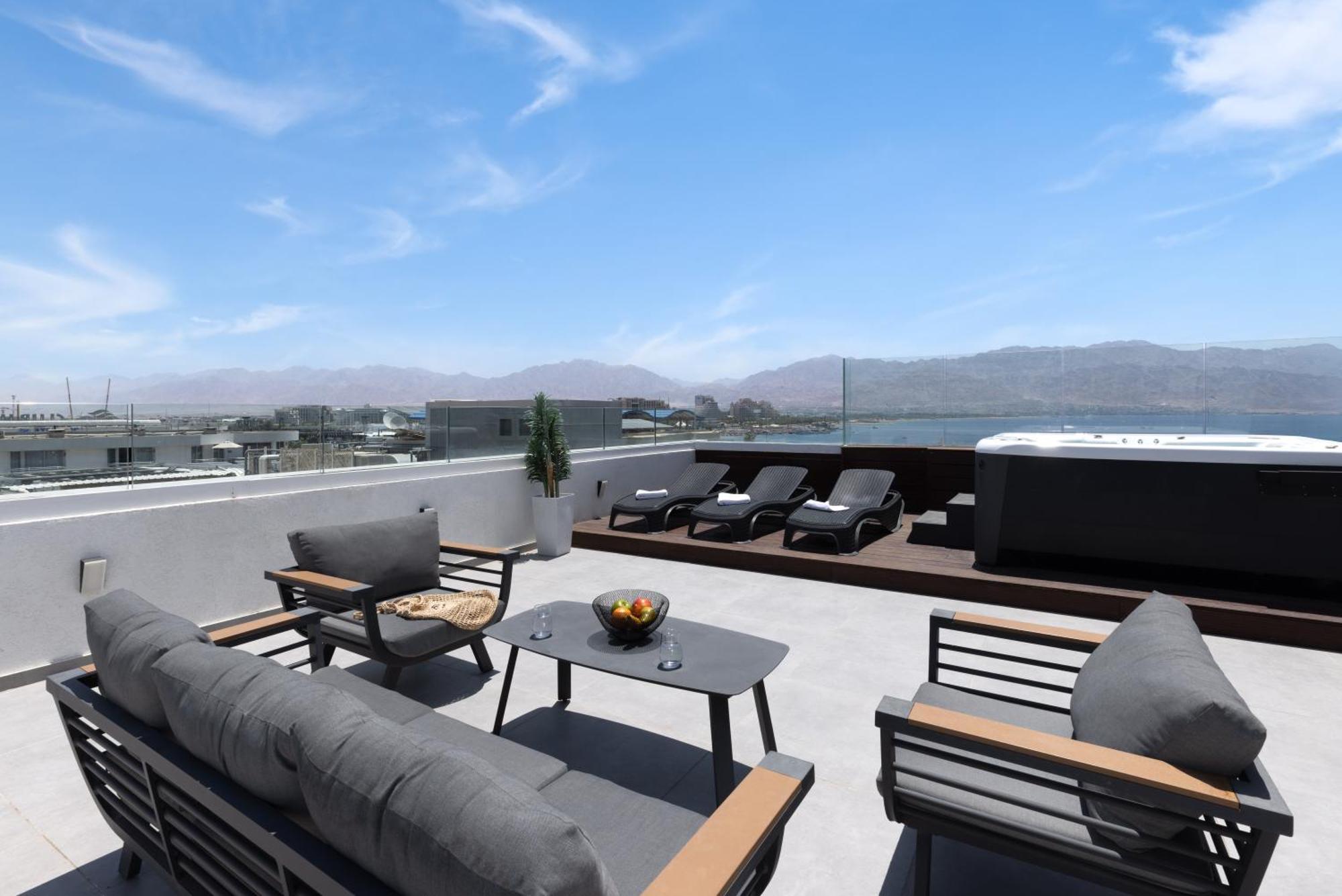 Apartment Luxury With Balcony And Jacuzzi At Sea Side By Rently Eilat