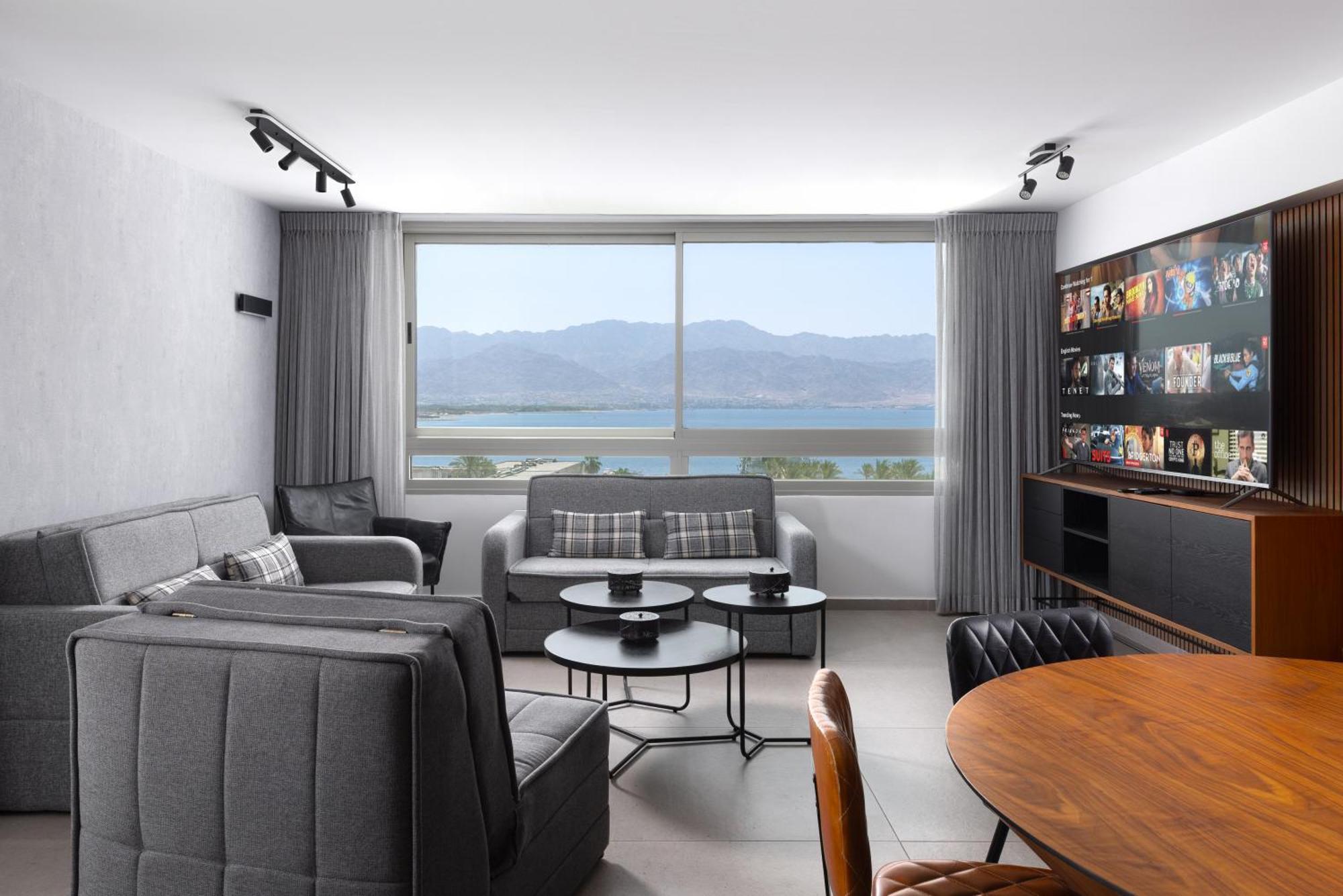 Apartment Luxury With Balcony And Jacuzzi At Sea Side By Rently